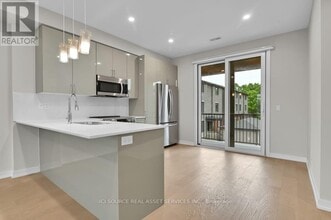 368 Rhonda Stewart Private in Ottawa, ON - Building Photo - Building Photo