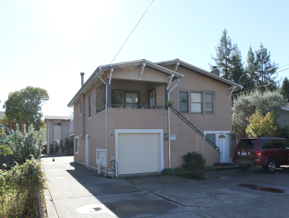 67 Ross Ave in San Anselmo, CA - Building Photo