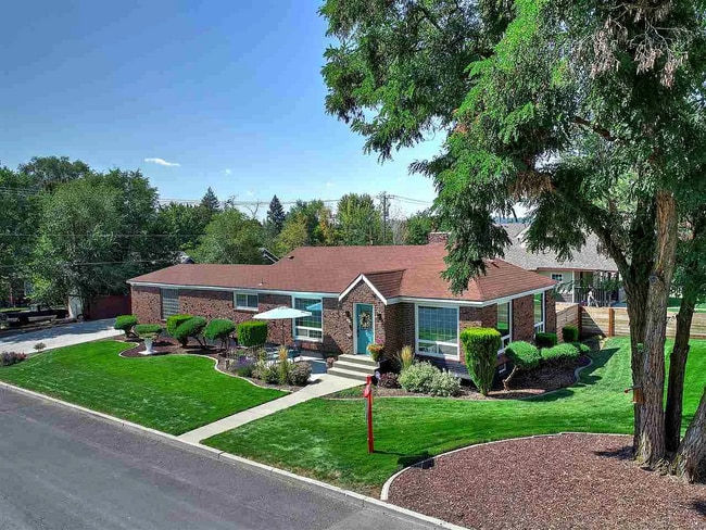 property at 2921 N Belt St