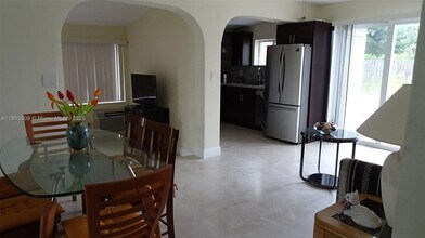 226 NE 25th Ave in Pompano Beach, FL - Building Photo - Building Photo