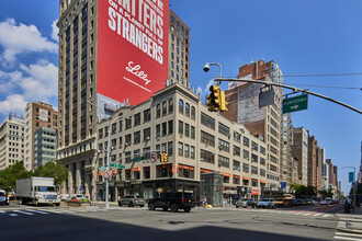 303-311 Park Ave S in New York, NY - Foto de edificio - Primary Photo