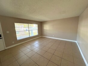 1911 Leslie Ann Ln in Ocoee, FL - Building Photo - Building Photo