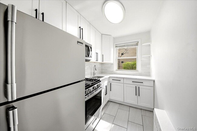 12 Wainwright Ave in Yonkers, NY - Building Photo - Building Photo