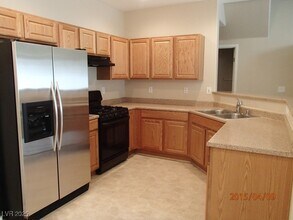 1589 Rusty Ridge Ln in Henderson, NV - Building Photo - Building Photo