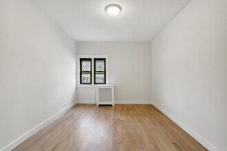 18 Palmer Ave in Bronxville, NY - Building Photo - Building Photo
