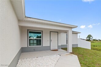 8022 Melody Cir in La Belle, FL - Building Photo - Building Photo