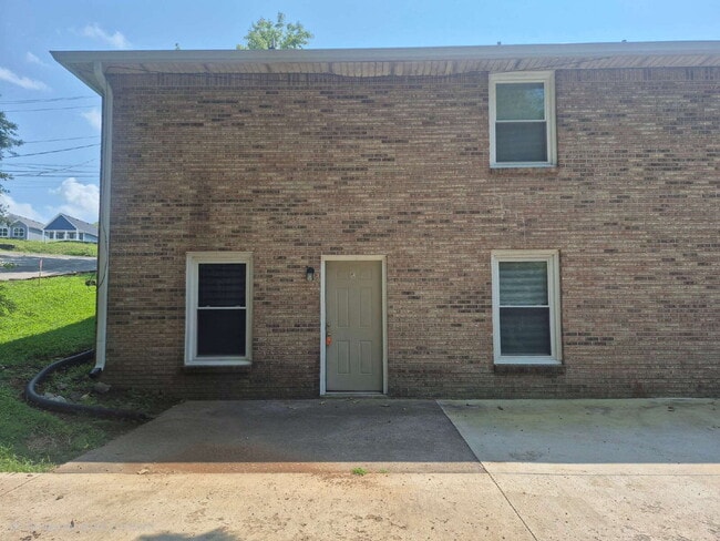 83C LAWN STREET