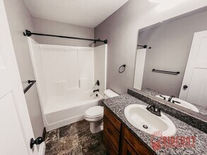 7564 Roughsawn Dr-Unit -D in Helena, MT - Foto de edificio - Building Photo