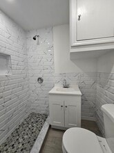 901 DeKalb Ave in Brooklyn, NY - Foto de edificio - Building Photo