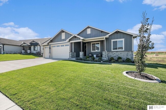 11976 S 118th Ave in Papillion, NE - Foto de edificio - Building Photo