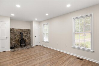 38685 Goose Creek Ln in Leesburg, VA - Building Photo - Building Photo