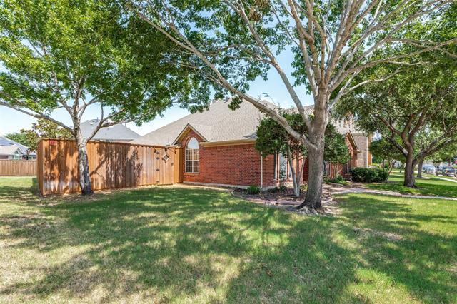 3904 Indian Oaks Ln in Carrollton, TX - Building Photo - Building Photo