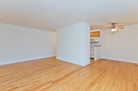 Catalpa Vista Apartments in Chicago, IL - Building Photo - Building Photo