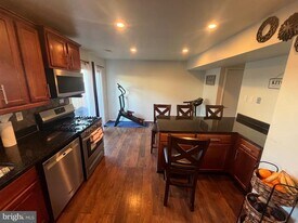 8411 Del Norte Ct in Alexandria, VA - Building Photo