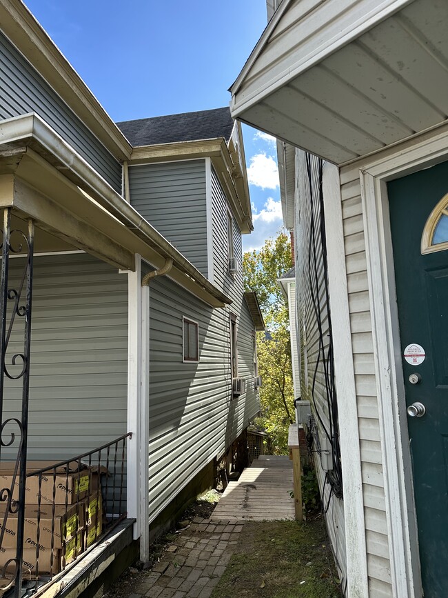 386 Forest Ave in Morgantown, WV - Building Photo - Building Photo