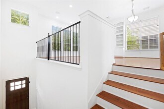 1242 Prince St in Houston, TX - Foto de edificio - Building Photo