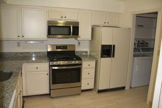 45 Tunxis Vlg, Unit 45 in Farmington, CT - Building Photo - Building Photo