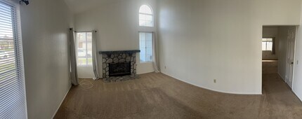 39953 Falcon Way in Murrieta, CA - Foto de edificio - Building Photo