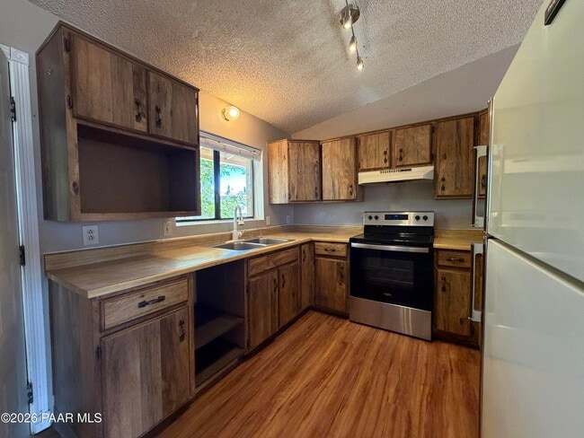 927 N Old Chisholm Trail in Dewey, AZ - Building Photo - Building Photo