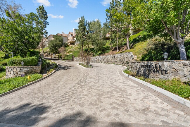 32126 Canyon Ridge Dr in Westlake Village, CA - Building Photo - Building Photo