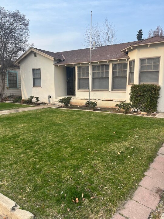 342 Linda Vista Dr in Bakersfield, CA - Building Photo