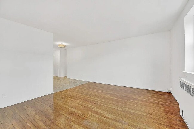 88-08 151st Ave in Queens, NY - Building Photo - Building Photo