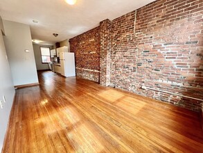 10 Fleet St, Unit 3 in Boston, MA - Building Photo - Building Photo