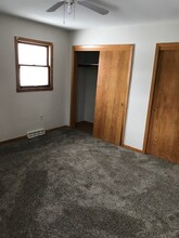 105 E Welcome Ave, Unit 2 in Mankato, MN - Building Photo - Building Photo