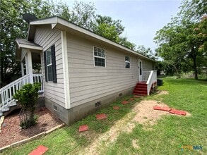 403 Smith St in Belton, TX - Building Photo - Building Photo