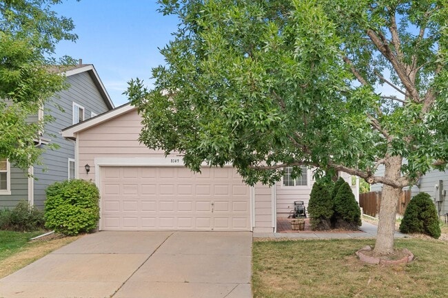 8149 S Mobile Way in Englewood, CO - Foto de edificio - Building Photo