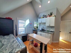 72 Marshall St in Medford, MA - Building Photo