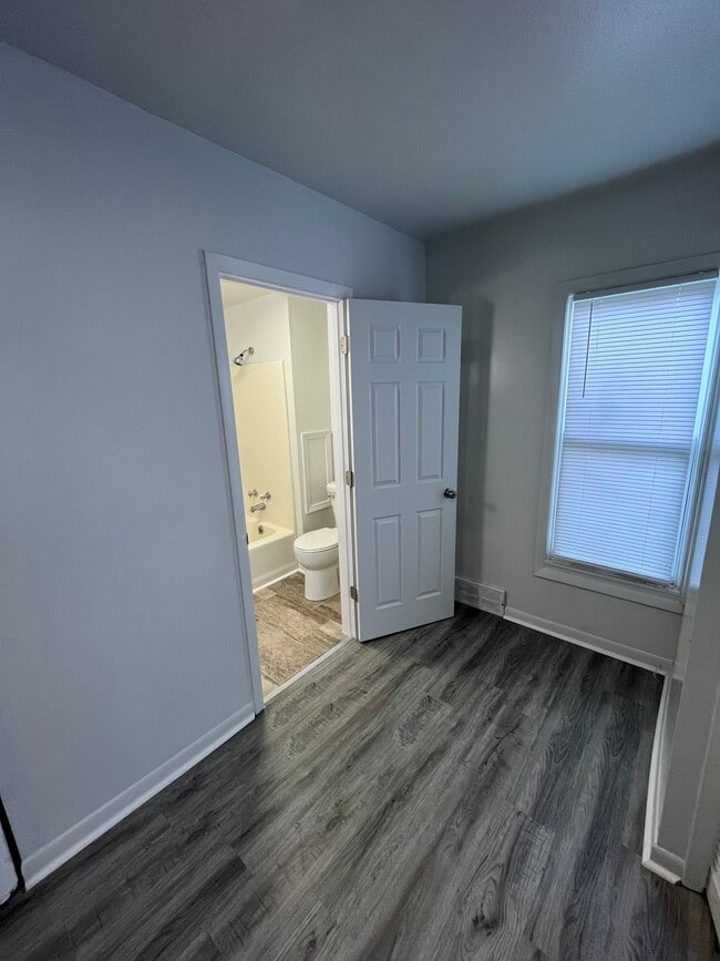 604 W Mt Morris St, Unit 1 in Mount Morris, MI - Foto de edificio - Building Photo