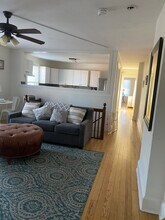 10 Pine St, Unit Stunning in Portland, ME - Building Photo - Building Photo