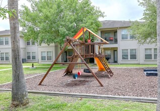 La Villita Apartments in Brownsville, TX - Foto de edificio - Building Photo