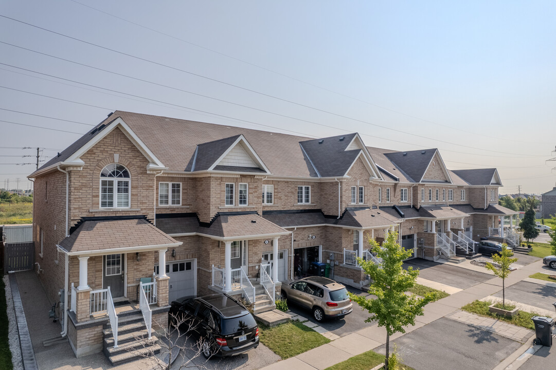 80 Teal Crest Cir in Brampton, ON - Building Photo