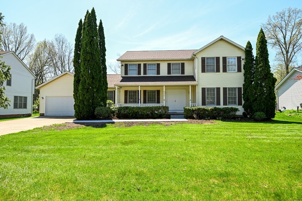 4367 Bunker Ln in Stow, OH - Foto de edificio