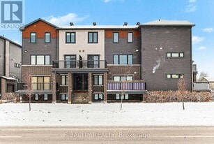 770 March Rd in Ottawa, ON - Building Photo