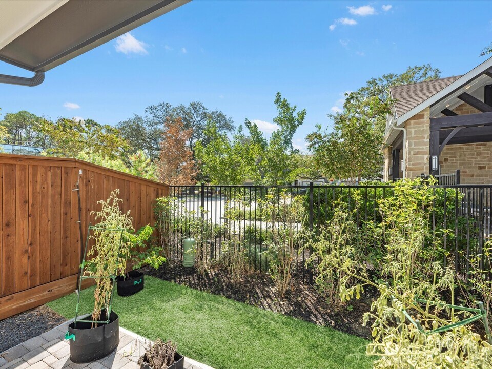 16011 Mason Run Dr in Houston, TX - Building Photo