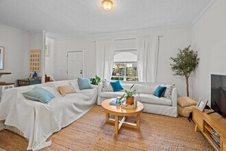 114 Cedar St in St. Augustine, FL - Foto de edificio - Building Photo