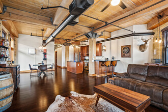 1818 N Water St, Unit 306 in Milwaukee, WI - Building Photo - Building Photo