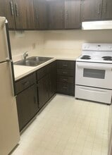32 Woodglen Apartment, Unit B 18 in Arnold, MO - Building Photo - Building Photo