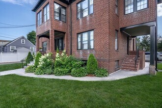 81 Butler St-Unit -1 in Revere, MA - Building Photo - Building Photo