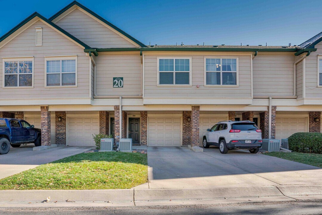 1642 Egret Way in Louisville, CO - Building Photo