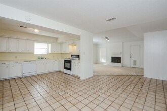 230 Wedgewood Ct in Spring, TX - Building Photo - Building Photo