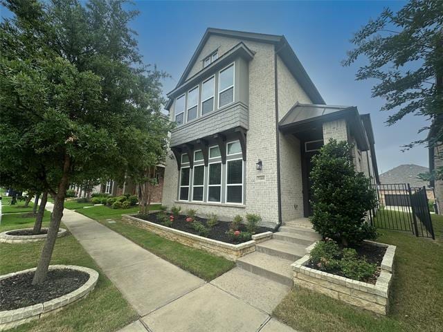 property at 7105 Royal View Dr