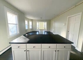 51 Arlington St in Worcester, MA - Building Photo