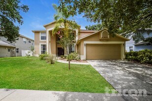 1240 Wyndham Pine Dr in Apopka, FL - Building Photo