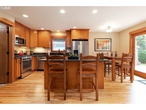 18701 Lassen Ct in Oregon City, OR - Building Photo - Building Photo