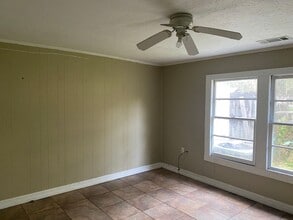 1413 Aztec St in Hattiesburg, MS - Building Photo - Building Photo