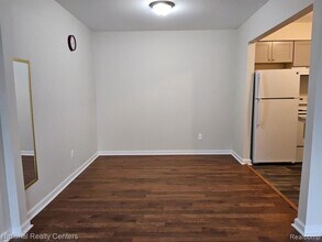 29120 Lund Ave, Unit D25 in Warren, MI - Building Photo - Building Photo